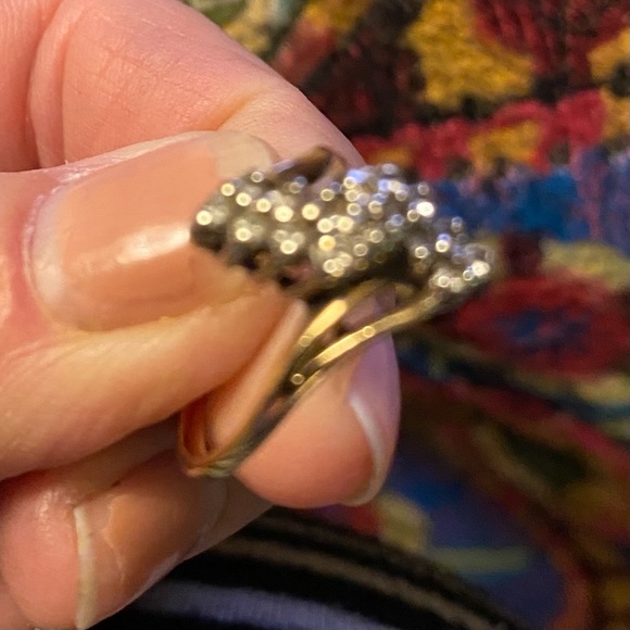 Elegant Understated Diamond Ring - Picture 6 of 6